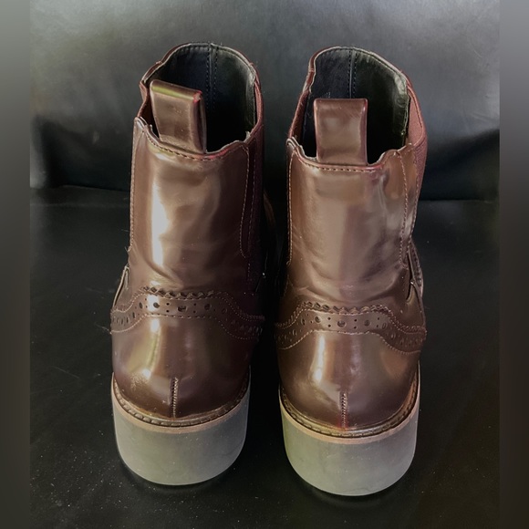 ZARA ● Burgundy Chelsea Ankle Boots - Picture 2 of 5
